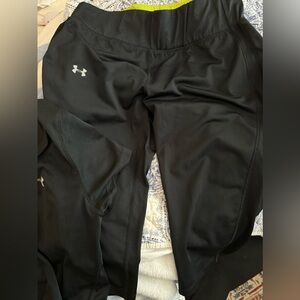 Under Armor Capri Leggings Black w/ Lime Green Accent Size large💚🖤💚🖤💚🖤💚🖤